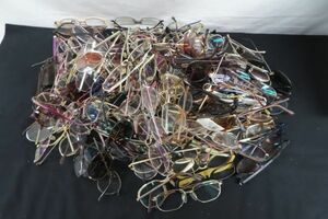 8016/ht/01.19 同梱不可 メガネ サングラス まとめて100点以上 メタル プラスチック フレーム 老眼鏡
