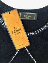 仙4【タグ付き未使用】FENDI 半袖 ニット セーター トップス ブラックカラー ロゴ レディース 刺繍 フェンディ 黒色_画像2