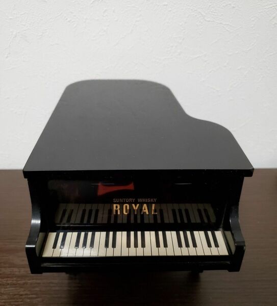 サントリー ローヤル 楽器シリーズ ピアノボトル 600ml