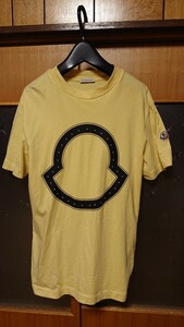 超美品 MONCLER モンクレール 22SS STUDS LOGO TEE スタッズ ロゴプリント半袖Tシャツ Ｌサイズ相当 イエロー メンズ