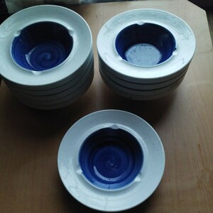 2 陶器灰皿10個