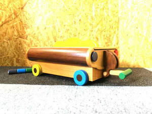 その２　小さい子のおもちゃ 木の車 キッズアリーナ 木製玩具 押し車 木製で手に優しいシンプルな玩具　カタカタ引いて押して引っ張って