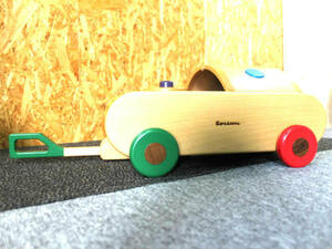  that 6 small .. toy tree. car Kids Arena wooden toy pushed . car wooden . hand . kind simple . toy clattering ... pushed .....