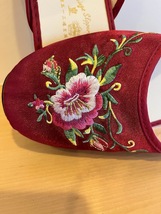 1点のみ・香港のお土産「英皇スリッパ～英皇鞋公司」百花の王・牡丹の刺繍　栄華富貴の象徴、紅も縁起良し　_画像5