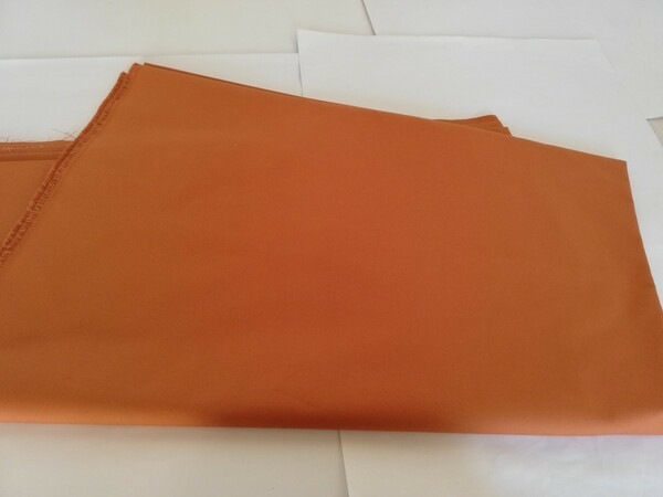 生地　オレンジ系　濃いオレンジ色　長さ2.5m 巾112cm 綿混　無地　日本製