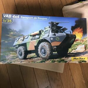 Heller 1/35スケール VAB 4×4 Transport de Troupes プラモデル 未開封