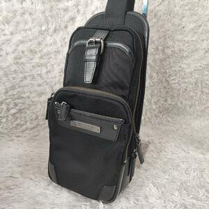 【廃盤品 超希少】 BURBERRY BLACK LABEL バーバリーブラックレーベル ボディーバッグ ウエストポーチ ノバチェック 黒 レザー 本革