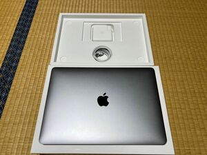 MacBook Pro 2022 13インチ　M2　8GB/256GB バッテリー100%