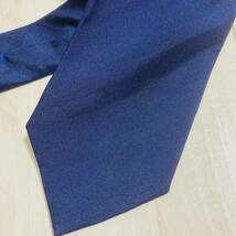 ★極美品★ KING'S NAVY ナロータイ 鎌倉シャツ350EndEnglishSilk 日本製 ネクタイ ブルー系 ネイビー NV ソリッド シャドー 剣先幅8㎝　_画像2