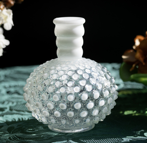 フェントン ホブネイル オパールセント 乳白色 香水ボトル 花瓶 ベース グラス ビンテージ インテリア ディスプレイ アメリカ