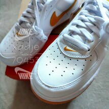 新品 正規品 NIKE ナイキ AIR FORCE1 LOW エアフォース1 ロー レトロ 白 ホワイト 黄 ゴールド系 ガムソール 27cm US9 箱付き_画像4