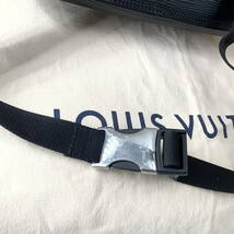 1円【新品同様】LOUIS VUITTON ルイヴィトン M55131 LVサークル バムバッグ ウエストバッグ エピレザー メンズ スリングバッグ　黒_画像8