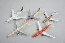 ★ herpa ヘルパ B777-224ER コンチネンタル ミレニアム塗装 N77014 全長約12.5cm など5点セット ※ジャンク品 本体のみ_画像1