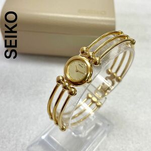 稼働　美品　SEIKO バングルウォッチ　三連バングル　セイコー　腕時計　レディース　ゴールドバングル　チビウォッチ