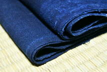 古布　藍染めの無地木綿２枚　紺藍上質木綿　手紡ぎ糸　襤褸　傷あり　アート　創作材料　手織り木綿_画像8