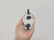 ＊obu＊ハンドメイド＊ 羊毛フェルト　猫 和猫 ごろ寝 サバトラ白猫 ねこ へそ天 爆睡 手のひらサイズ_画像9