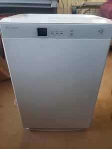 ダイキン DAIKIN MCK70T-W 加湿ストリーマ空気清浄機 空気清浄機 空気清浄31畳 ホワイト 2017年製 簡易動作確認済 中古現状品 ジャンク品