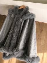 即決 極美品 SAGA FURS サガファーPURE　カシミヤ100% フォックス　ポンチョ 　TM_画像2