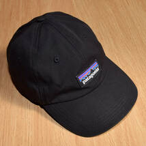 美品！Patagonia パタゴニア メンズ P-6 ラベル トラッド 黒 キャップ CAP 38296 ブラック BLK 帽子_画像1