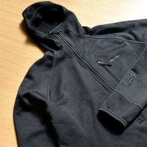 メンズS 日本ML 175cm パタゴニア ミッドレイヤー レギュレーター ブラック プルオーバー フーディー 黒 M's R1 Hoody midlayer BLK R2R3