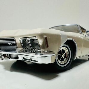 RL/'71 Buickビュイック Rivieraリビエラ 1/18 絶版