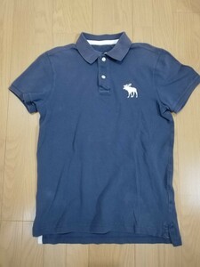 【Abercrombie&Fitchアバクロ】ビッグディアー刺繍デザイン 鹿の子織ポロシャツ◆アメリカンサイズS(日本サイズMサイズ程)　ネイビー