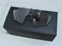 正規品 新品 純正品 調光レンズ OAKLEY RADAR EV PATH オークリー レーダー イーブイ パス Photochromic フォトクロミック サングラス_画像3