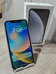 美品　iPhone XR 64GB SIMロック解除済み　スマホ