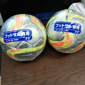 アディダス　フットサルボール未開封新品 4号 20cm 2個セット AFF4001SL