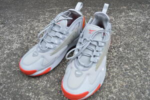 F086 中古 ナイキ NIKE スニーカー AO0354-006 24.5cm Wmns Zoom 2K 'Grey Track Red'