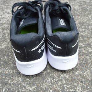 F088 中古 ナイキ NIKE AQ3542-001 スニーカー スター ランナー 化学繊維 黒×白 レディース 24㎝の画像6