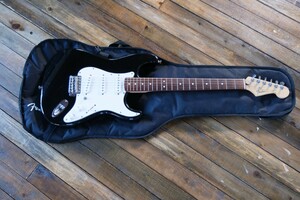 Fender JAPAN ストラトキャスター フェンダー ソフトケース付