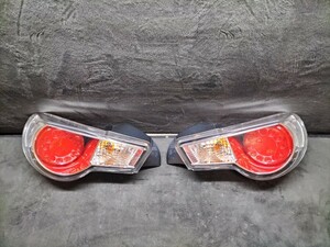 美品 トヨタ 86 ZN6 スバル BRZ ZC6 前期 純正 LED テールレンズ テールランプ KOITO 220-60084　KOITO 220-60082 左右セット