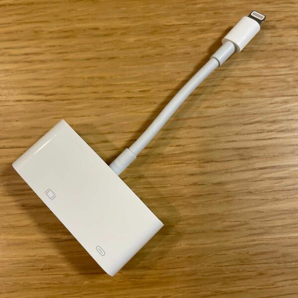 Apple Lightning to VGA アダプタ