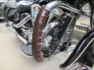 栃木レザー製　サドルレザー　コードパンカラー　エンジンガードカバー（左右セット）　ハーレー　アメリカン　バイク