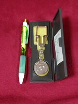 日産 50周年 記念 キーホルダー NISSAN コイン メダル グッズ コレクション Anniversary キーリング チャーム ビンテージ アンティーク_画像2