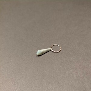 青翡翠ピアス　糸魚川翡翠　アクセサリー　ハンドメイド　　