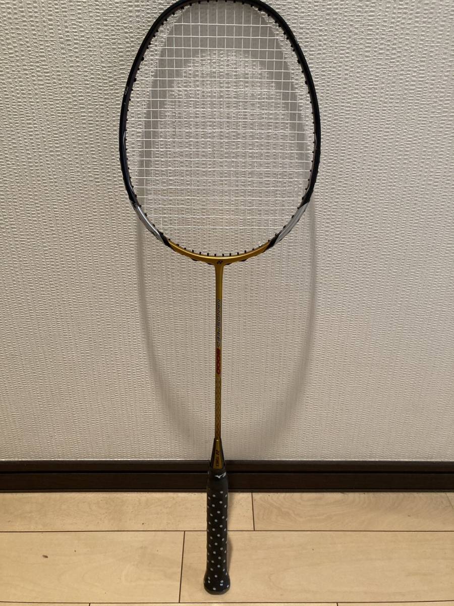 【比較的美品】バドミントンラケット NANOSPEED8000 3UG4 【比較的美品】バドミントンラケット NANOSPEED8000 3UG4