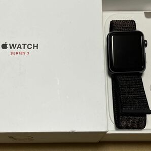 Apple Watch Series 3 Cellular 42mm スペースグレイアルミニウムケースとブラックスポーツループ 
