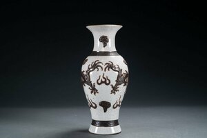 【善古堂】某名家買取品 中華民国時代物 白瓷 成化年製在銘 雲龍紋花瓶 花入 古美術 骨董品0210-33　