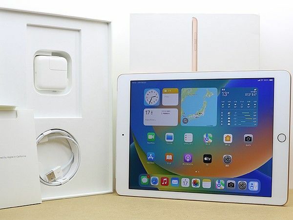 第6世代　iPad 32GB　auモデル　MRM02J/A　SIMロック解除済み　利用制限なし　付属品一式　管007