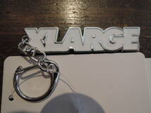 X-LARGE エクストララージ XLARGE STANDARD LOGO KEY CHAIN XLARGE ホワイト 2024　最新人気　送料\120～_画像1