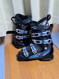 スキーブーツ　NORDICA ノルディカ　CRUISE NF5 ブーツ 靴 サイズ　26cm～26.5cmソールサイズ　305mm　USEDやや傷や汚れあり