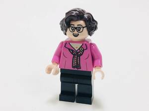 【新品未使用】レゴ　LEGO　ミニフィグ　フィリス　ラパン　ヴァンス　女性　シャツ　ブラウス　スーツ　オフィス