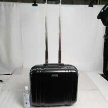 値下げ　中古241　XXIO　ゼクシオ　Sサイズ　横型　スーツケース　キャリーケース　TSA　カーボン柄　ブラック_画像1