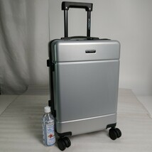 ス27　Sサイズ　スーツケース　キャリーケース　シルバー_画像1