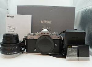 ニコン　Nikon　Zfc　レンズ付・箱・バッテリー×2