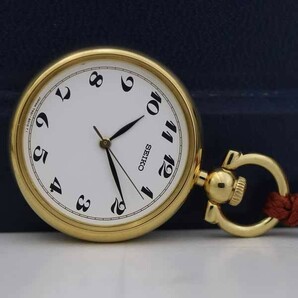 セイコー 小型懐中時計 クオーツ 7N01-6010 金色  の画像1