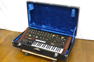 【ト石】 YAMAHA ヤマハ CS-20M アナログシンセサイザー 電子ピアノ鍵盤楽器 キーボード ケース付き ECZ01EWH06