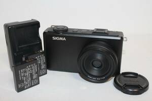 SIGMA シグマ デジタルカメラ DP2 Merrill 4600万画素 FoveonX3 ダイレクトイメージセンサー(APS-C)搭載 (100-035)